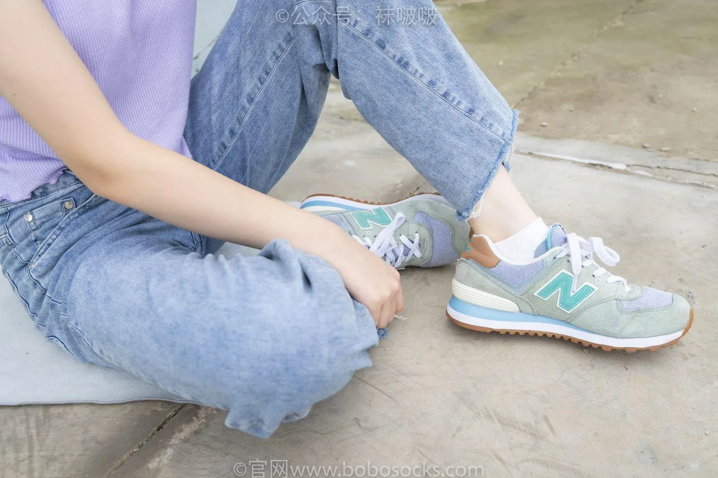 [BoBoSocks袜啵啵]NO.020 熊熊-NB运动鞋、蓝色短棉袜（踩脏）、裸足 [150P]插图6